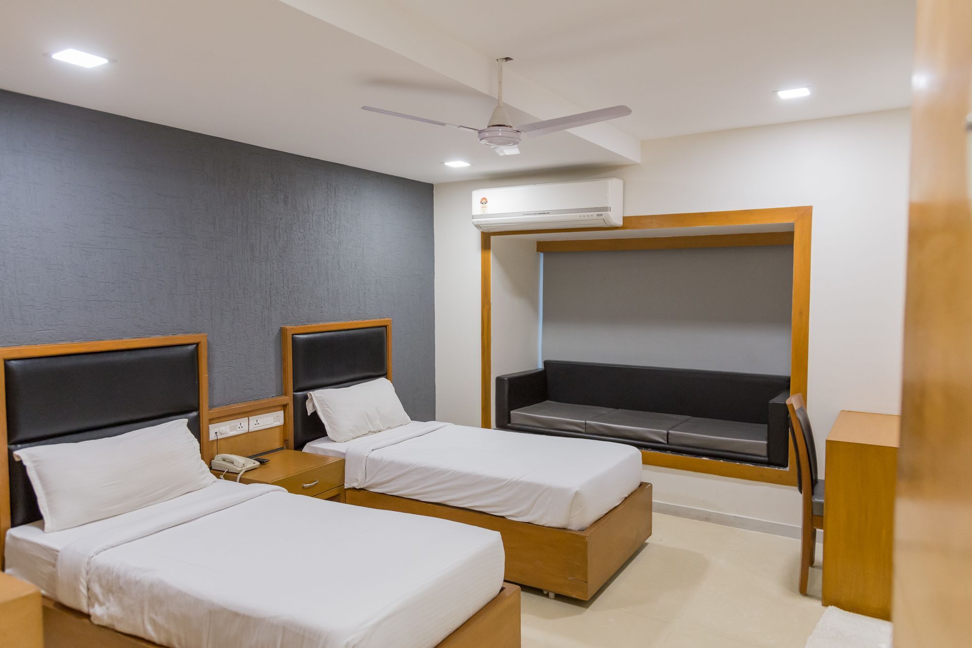 The Silver Leaf Hotel Ahmedabad Exterior foto